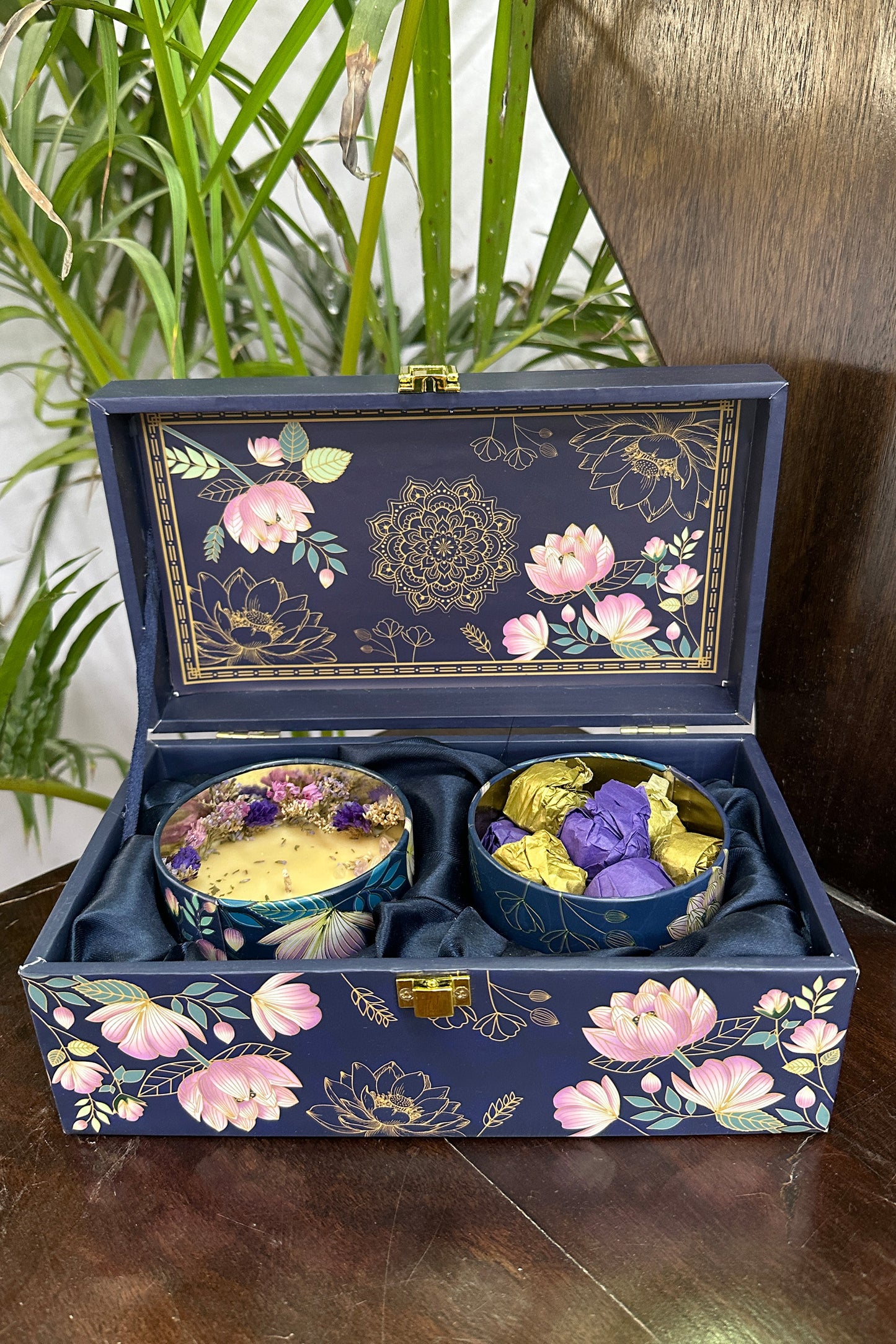 Blue Festive Lotus Box | 1 Candle + Wax Melts