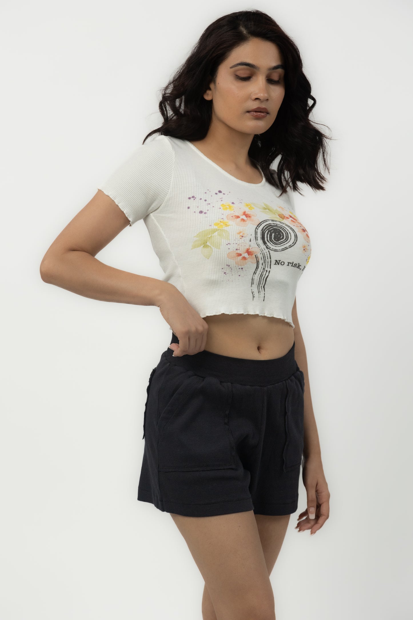 Clover Antique Shorts (Ebony)