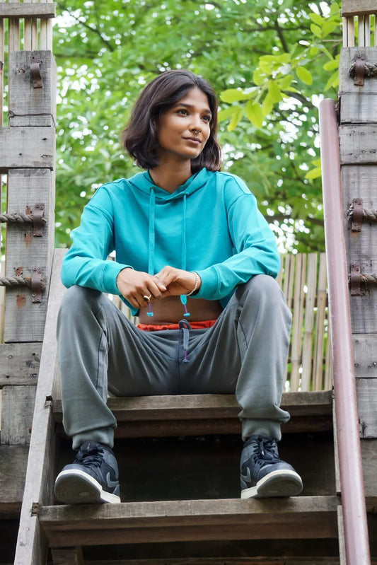 The Art of Layering Without Looking Bulky